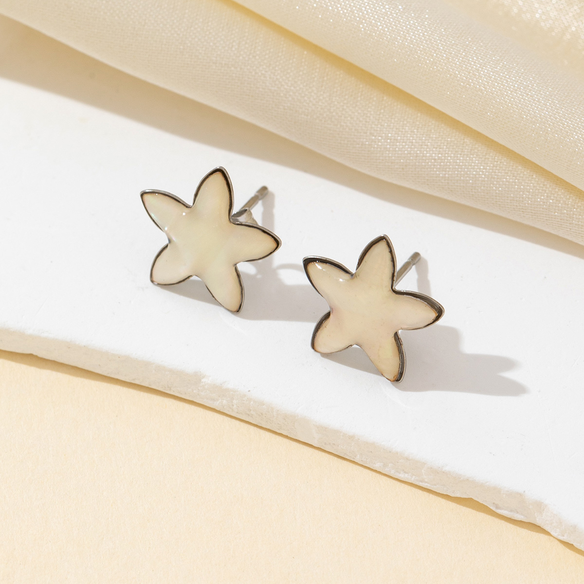 2pcs Natural Shell White Penta - Jewelry Making Place 评论和价格